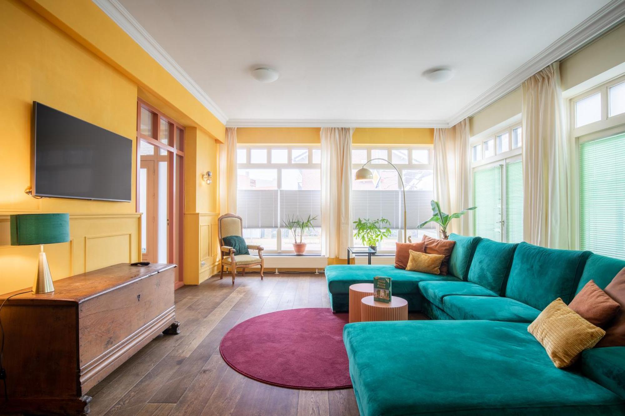 Nieuw Antiek Hotel Helden